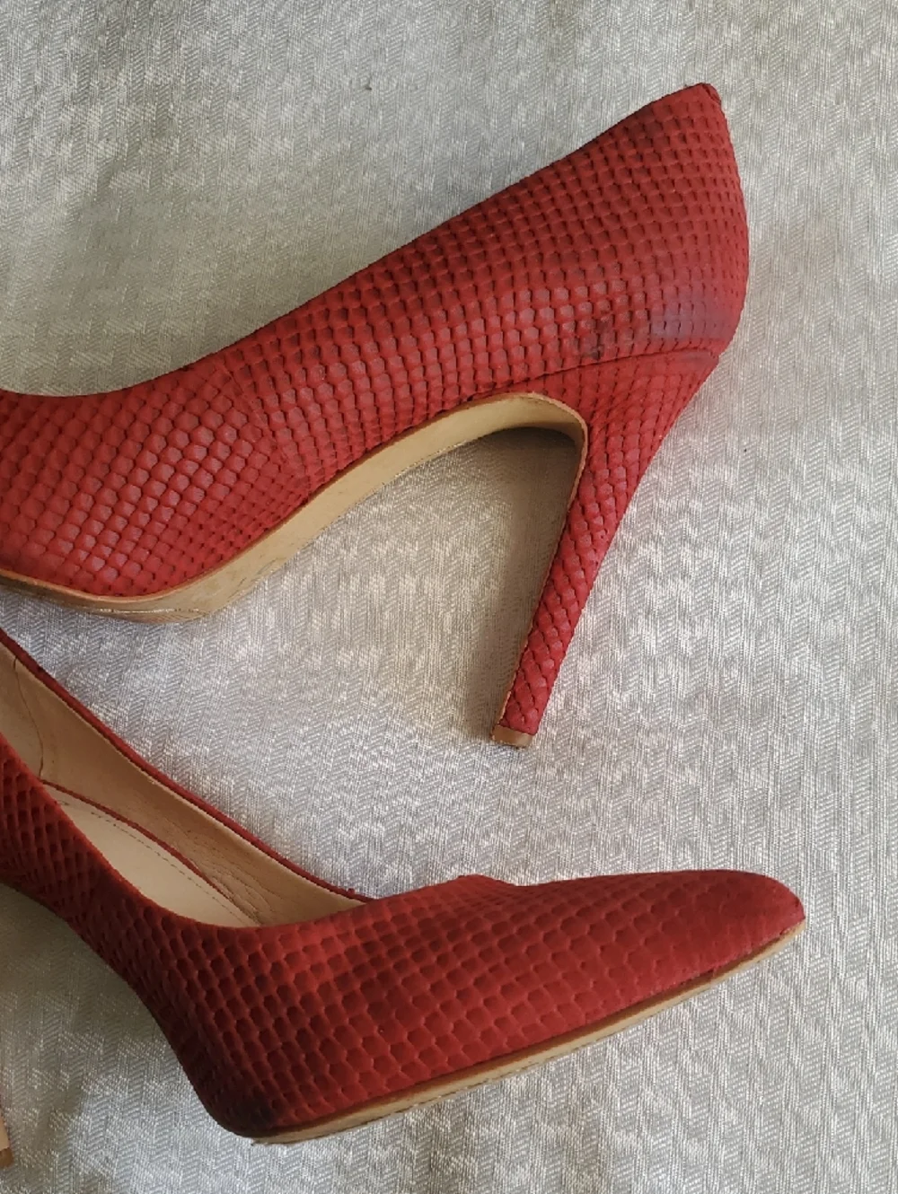 Vince Camuto Red Textured Pointed-Toe Stiletto Pumps Size 10 - Picture 11 of 15